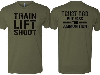 Trust God but pass the ammo (OD) - Men's T-Shirt